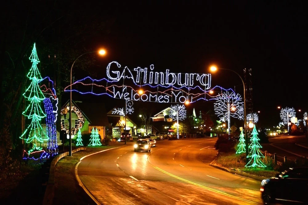https://cdn.prod.website-files.com/621fddbe25ac6e2c0d630aa1/67bf6d2fed478a8f85de726d_Gatlinburg%20Welcomes%20You-Winterfest%20(3).JPG