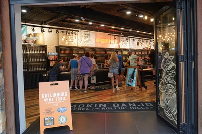 smokin banjo on Gatlinburg Wine Trail